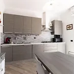 Luna House * La Spezia