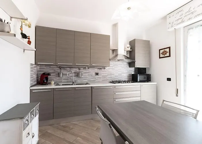 Luna House * La Spezia