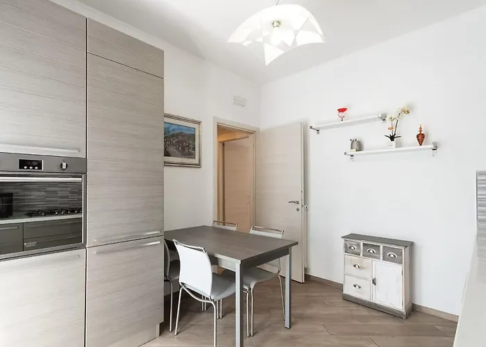 Luna House La Spezia